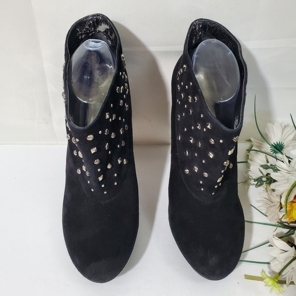 BCBG BG-Model Black Suede Studded Heels Booties Sz 9B Sexy Fairy Grunge Whimsi - Picture 3 of 10